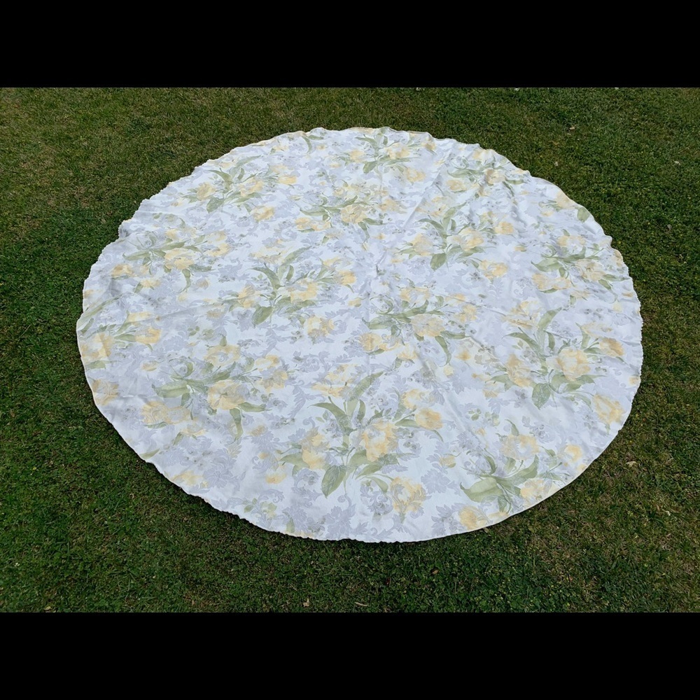 Table Cloths - Picture 4 of 5
